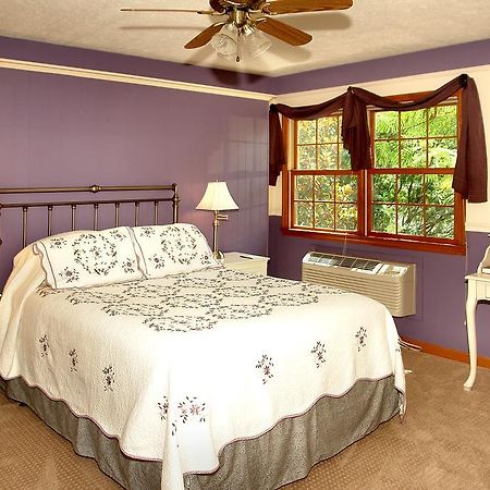 Eight Gables Inn Gatlinburg Exterior photo